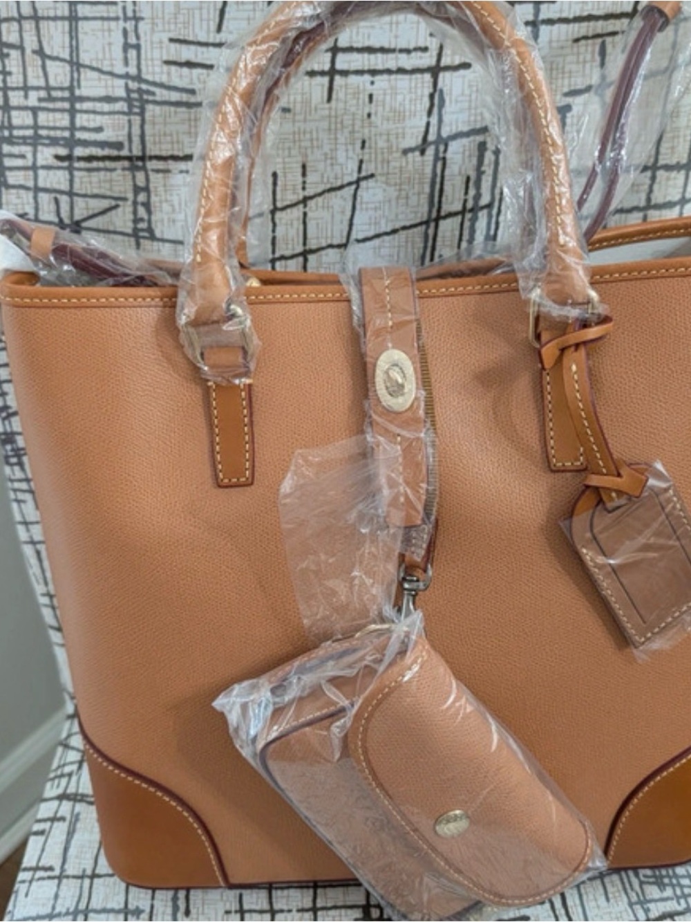 NWT Dooney and Bourke Tan Leather Tote & Wristlet